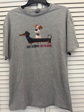 Life of Pets funny Dog Graphic Tee - First to Arrive, Last to Leave